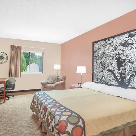 Super 8 By Wyndham Central City Exterior photo