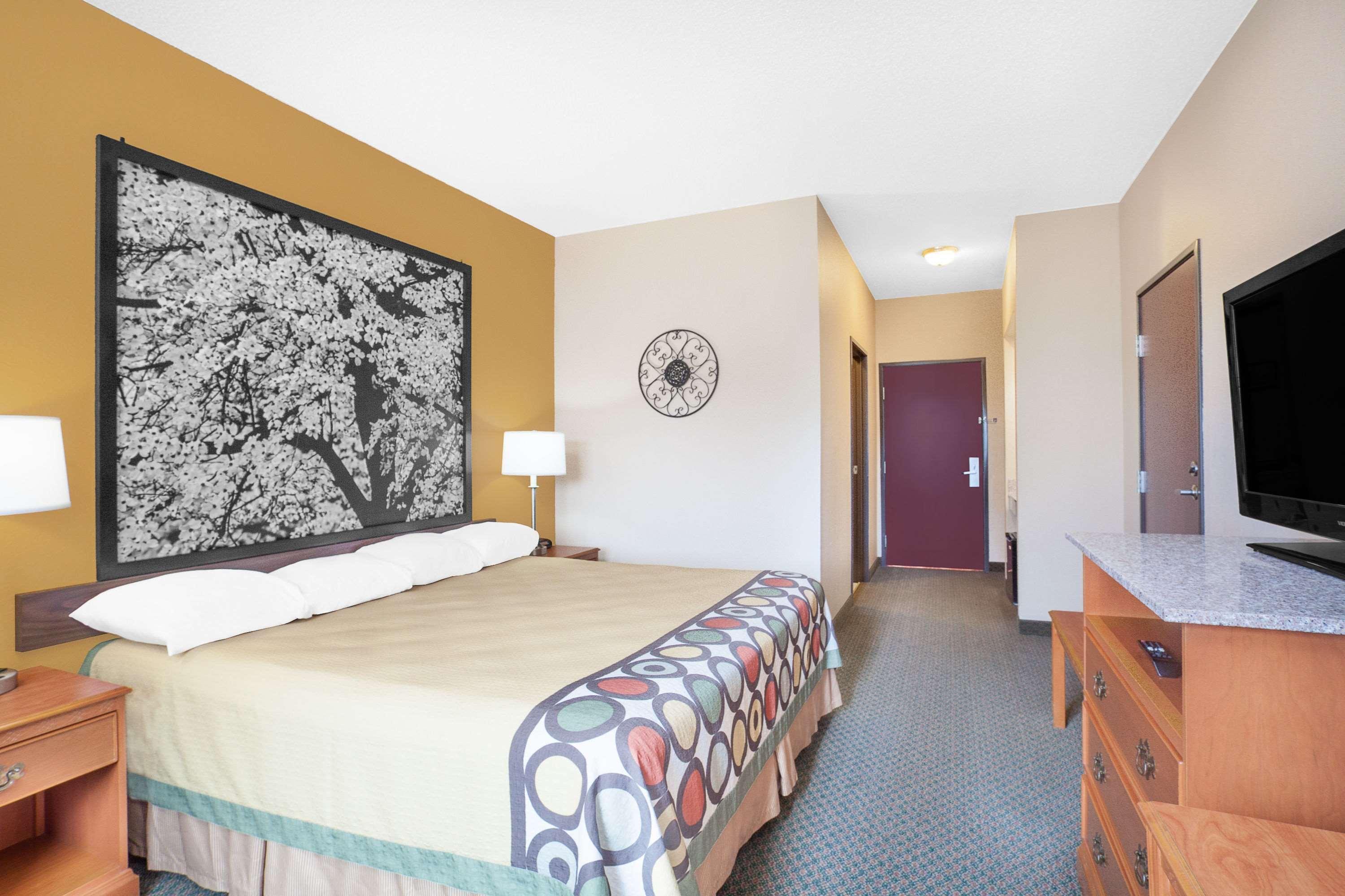 Super 8 By Wyndham Central City Exterior photo