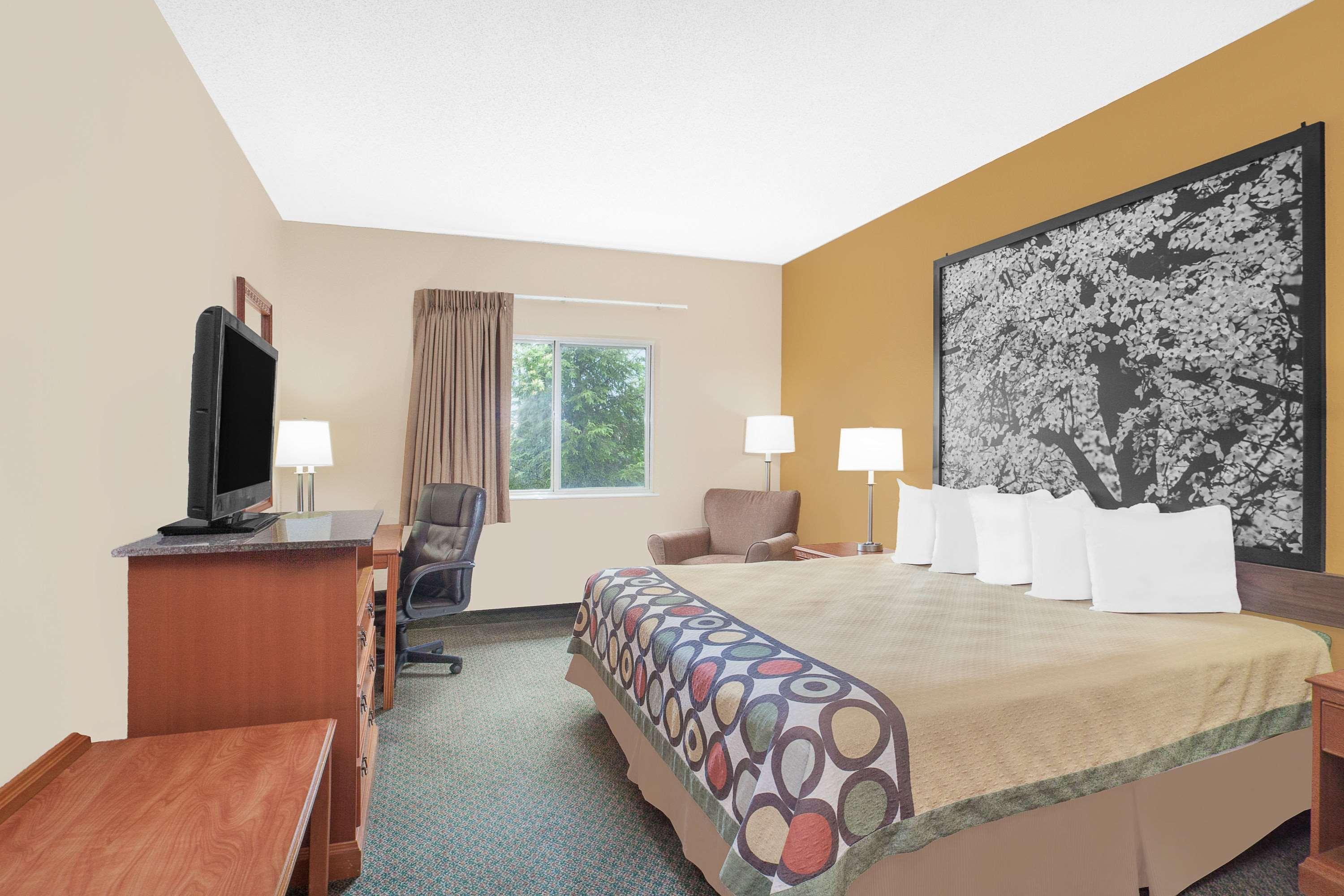 Super 8 By Wyndham Central City Exterior photo